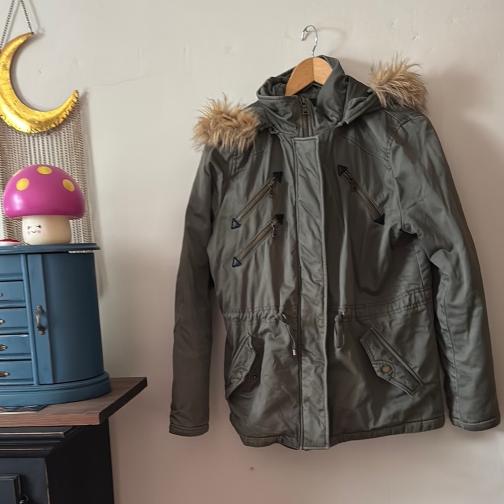 💚🫒❄️Express Green Jacket with Faux Fur Hood